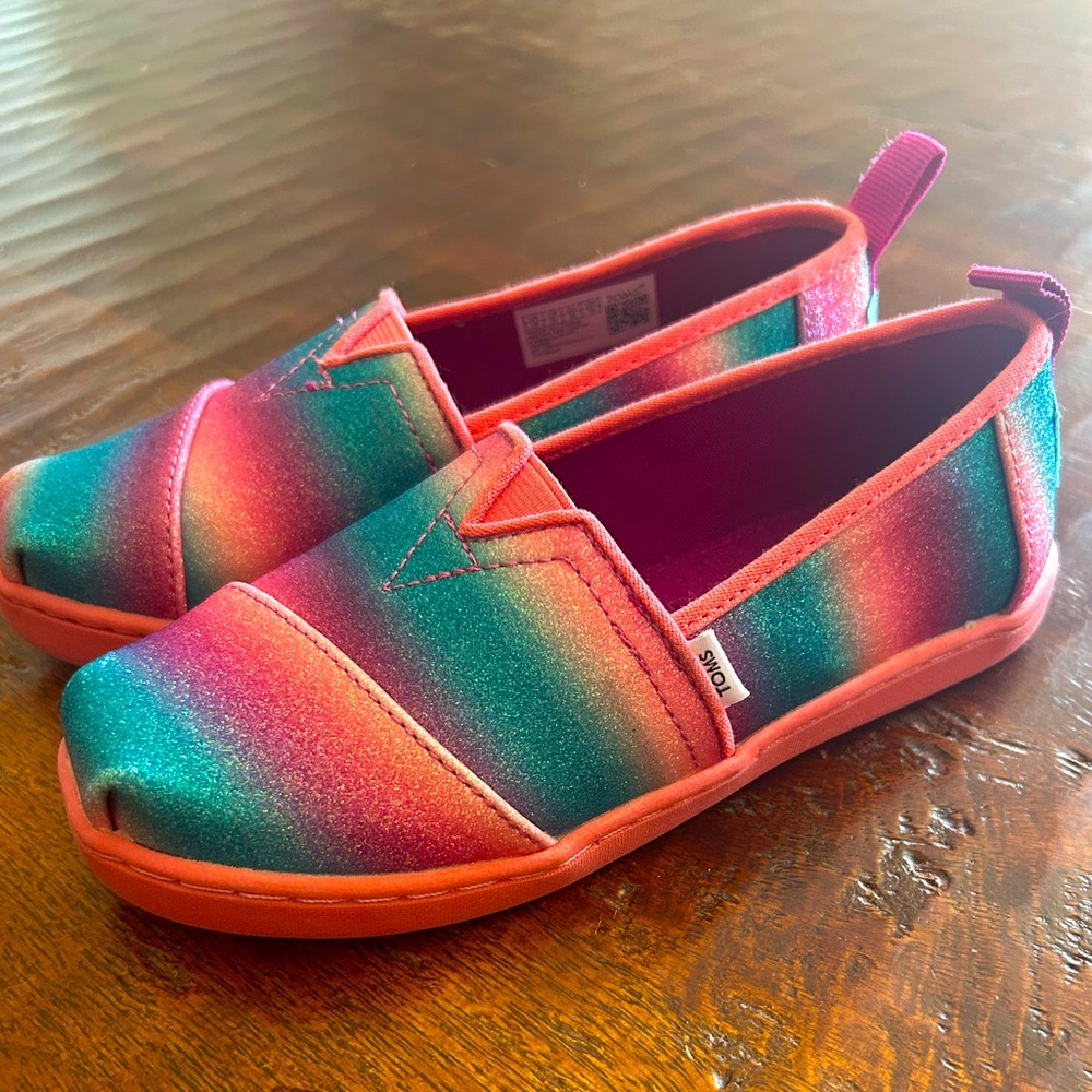 TOMS kids girls Alpargata Glitter Slip On Flats      *brand new never been worn*